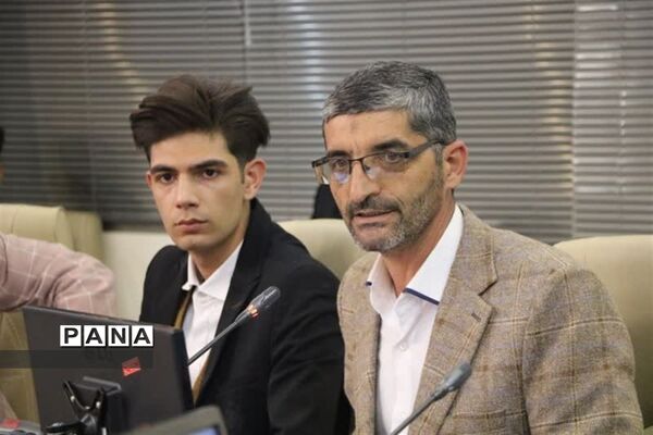 برگزاری مراسم تجلیل از اعضای گروه جهادی سازمان دانش‌آموزی استان اصفهان