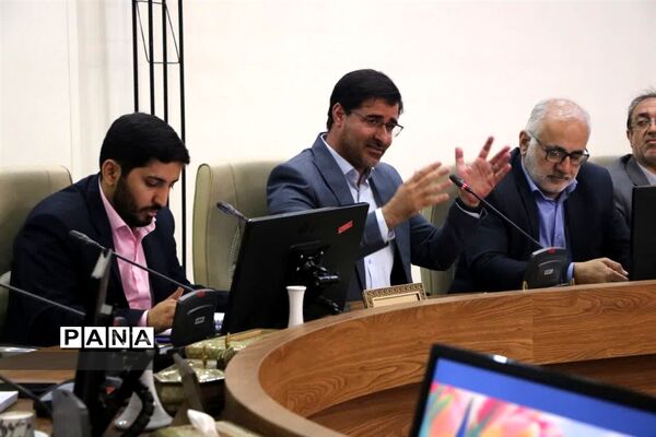 برگزاری مراسم تجلیل از اعضای گروه جهادی سازمان دانش‌آموزی استان اصفهان