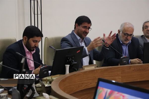 برگزاری مراسم تجلیل از اعضای گروه جهادی سازمان دانش‌آموزی استان اصفهان