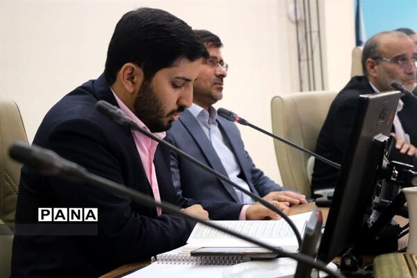 برگزاری مراسم تجلیل از اعضای گروه جهادی سازمان دانش‌آموزی استان اصفهان