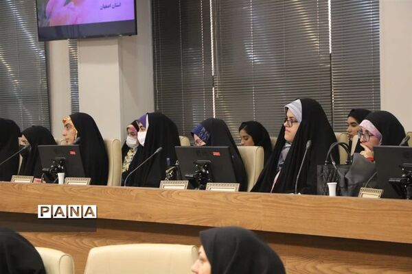 برگزاری مراسم تجلیل از اعضای گروه جهادی سازمان دانش‌آموزی استان اصفهان