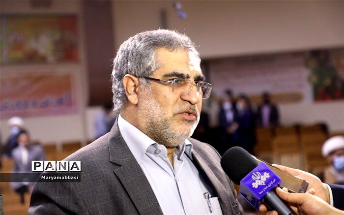 باید دانش‌آموزان را در همه ابعاد رشد دهیم