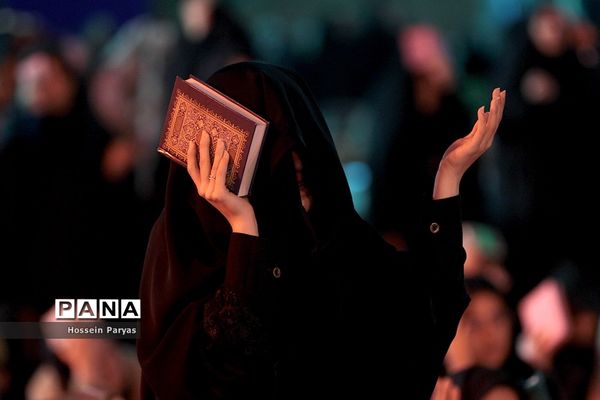 مراسم احیای شب بیست و یکم ماه رمضان در امام‌زاده صالح (ع)