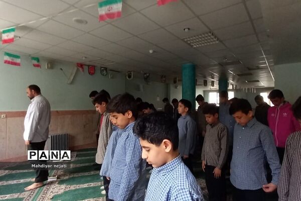 حال و هوای معنوی رمضان در دبیرستان ۱۳آبان رودهن