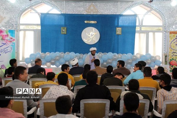 جشن دانش‌آموزان پسر روزه اولی  شهر نایین