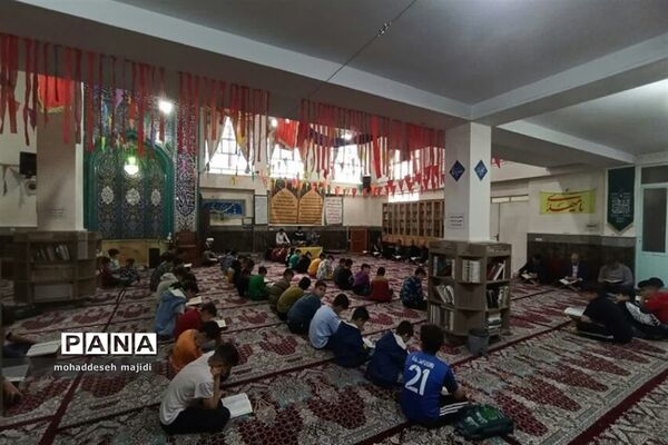 جلسات جز خوانی قرآن کریم توسط دانش‌آموزان مسجد امام حسین امیریه