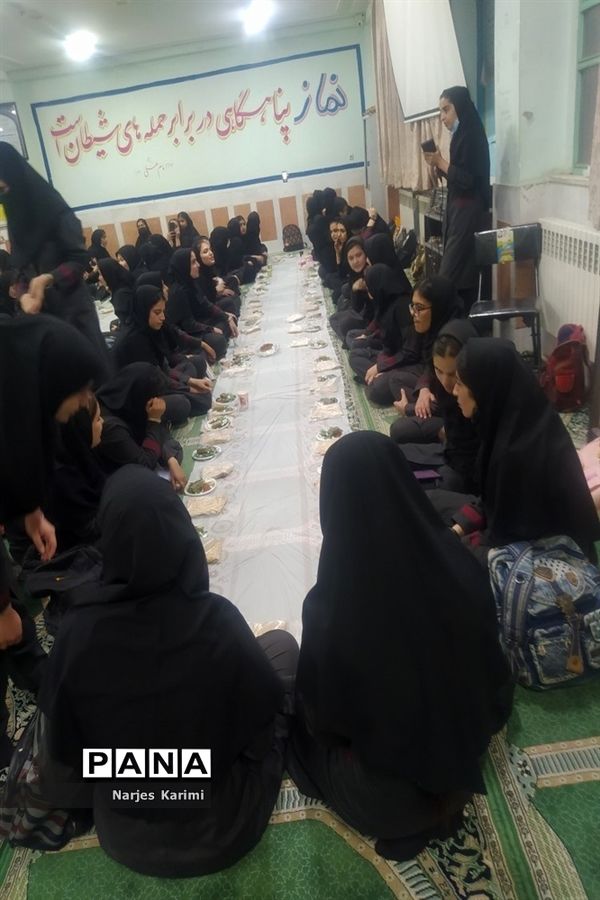 مراسم افطاری و تقدیر از دانش‌آموزان برگزیده دبیرستان میعاد قم