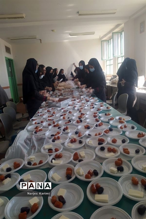 مراسم افطاری و تقدیر از دانش‌آموزان برگزیده دبیرستان میعاد قم