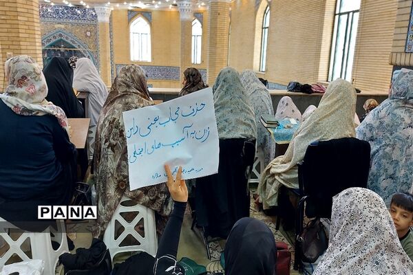 اجتماع بانوان محجبه در حمایت از عفاف و حجاب در نمازجمعه ملارد