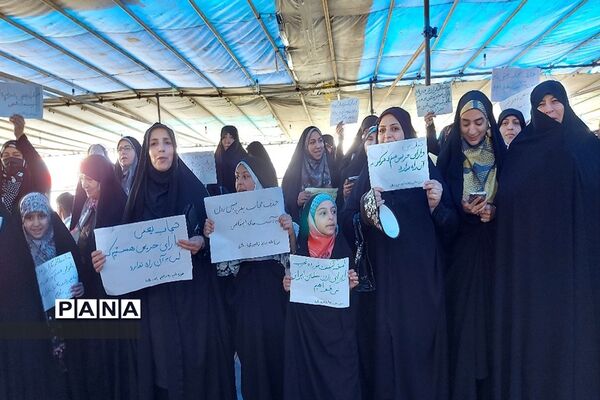 اجتماع بانوان محجبه در حمایت از عفاف و حجاب در نمازجمعه ملارد