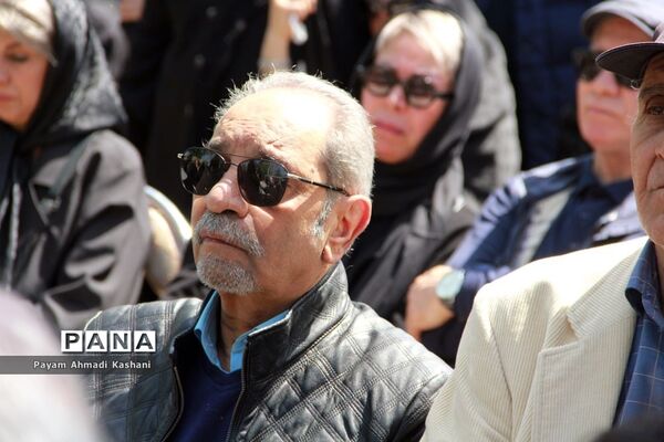 تشییع پیکر مرحوم کیومرث پور‌احمد