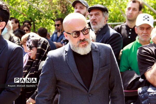تشییع پیکر مرحوم کیومرث پور‌احمد