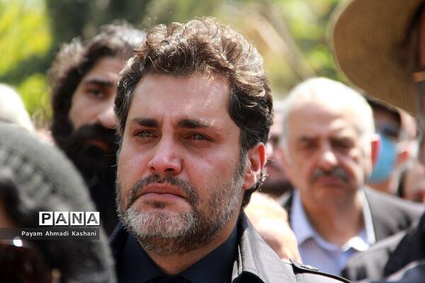 تشییع پیکر مرحوم کیومرث پور‌احمد