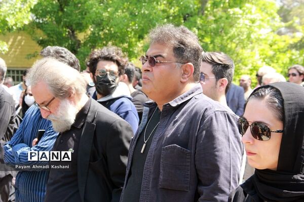 تشییع پیکر مرحوم کیومرث پور‌احمد