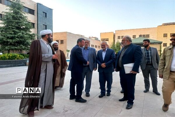 حضور معاون پارلمان رئیس‌جمهوری در پایتخت گل و گیاه ایران