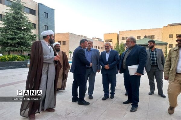 حضور معاون پارلمان رئیس‌جمهوری در پایتخت گل و گیاه ایران