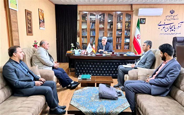 نظام تعلیم و تربیت با نگاه گروه‌های خیریه و جهادی متعالی‌تر خواهد شد