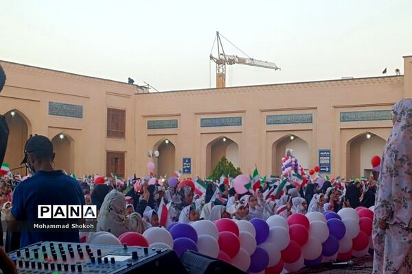دورهمی بزرگ مادر و دختری در حرم مطهر شاهچراغ(ع)