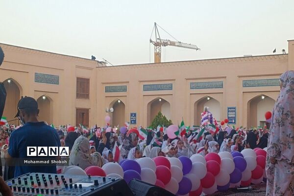 دورهمی بزرگ مادر و دختری در حرم مطهر شاهچراغ(ع)