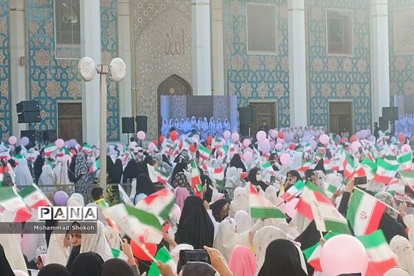 دورهمی بزرگ مادر و دختری در حرم مطهر شاهچراغ(ع)