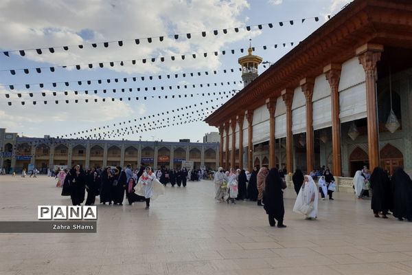 جشن روزه اولی ها با حضور بیش از چهار هزار دختر شیرازی در حرم مطهر حضرت شاهچراغ‌(ع)
