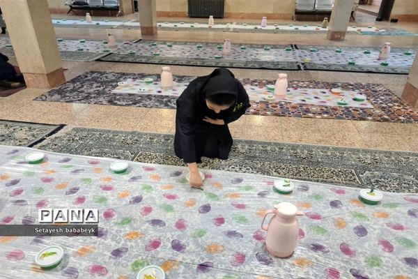 ضیافت افطاری در دبیرستان دخترانه فرهنگ ۱۳