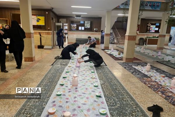 ضیافت افطاری در دبیرستان دخترانه فرهنگ ۱۳