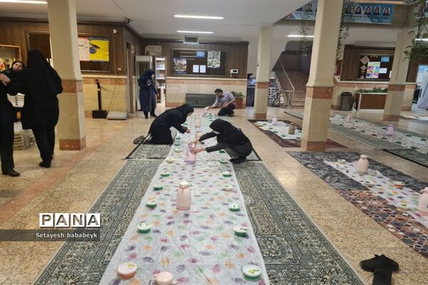 ضیافت افطاری در دبیرستان دخترانه فرهنگ ۱۳