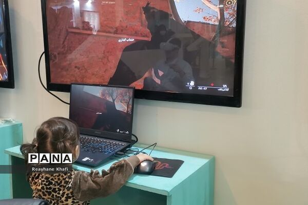 حال و هوای متفاوت غرفه دهه هشتادی‌ها در سی‌امین نمایشگاه بین‌المللی قرآن‌کریم