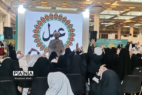 حال و هوای متفاوت غرفه دهه هشتادی‌ها در سی‌امین نمایشگاه بین‌المللی قرآن‌کریم
