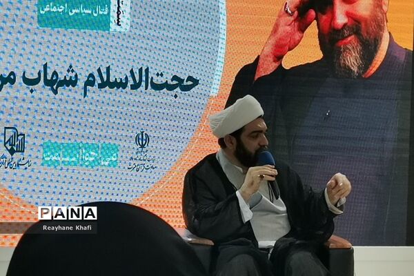 حال و هوای متفاوت غرفه دهه هشتادی‌ها در سی‌امین نمایشگاه بین‌المللی قرآن‌کریم
