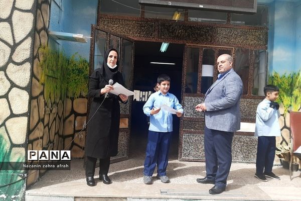 تقدیر از دانش‌آموزان برتر قرآنی در دبستان ارشاد رودهن در ماه مبارک رمضان