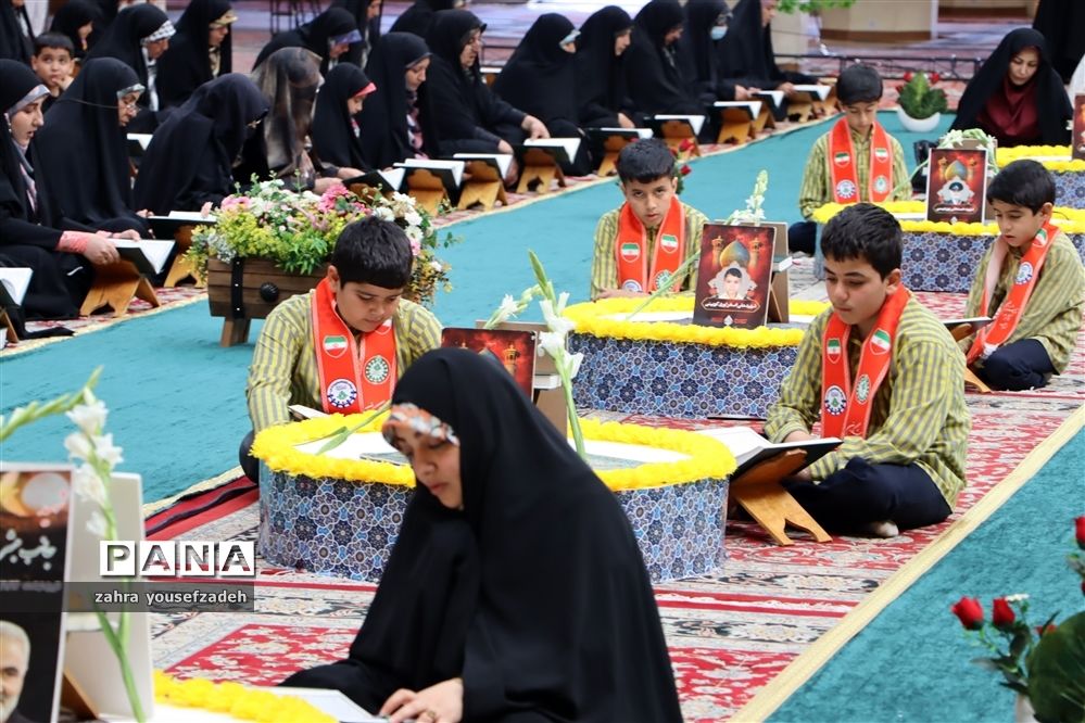 ترتیل خوانی قرآن کریم در ماه مبارک رمضان در حرم مطهر شاهچراغ (ع)