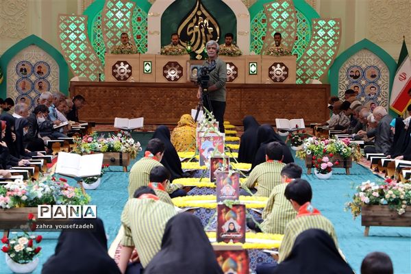 ترتیل خوانی قرآن کریم در ماه مبارک رمضان در حرم مطهر شاهچراغ (ع)