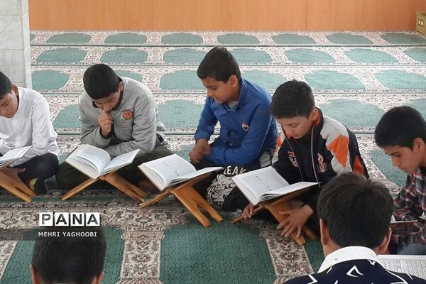 محفل انس با قرآن در دبستان شریف فشافویه