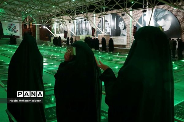 احیای شب اول قدر در گلزار شهدای تبریز