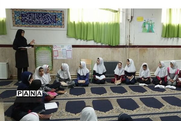 محفل انس با قرآن و روزه اولی ها در مدارس شهرستان قدس