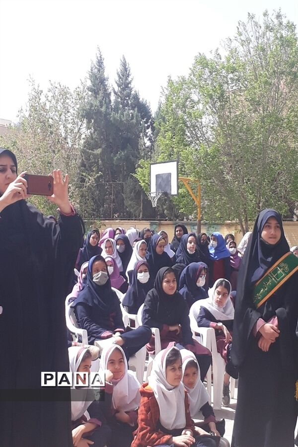 استقبال از شهید گمنام در دبستان کوثر ناحیه 5 اصفهان