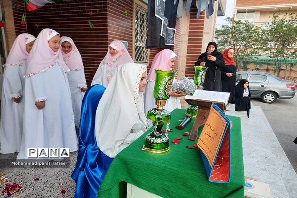 مراسم محفل انس با قرآن و افطاری در مدارس صفادشت