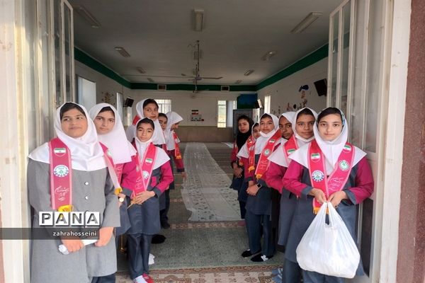 ضیافت افطاری در دبستان شهید نجاتی ابرکوه