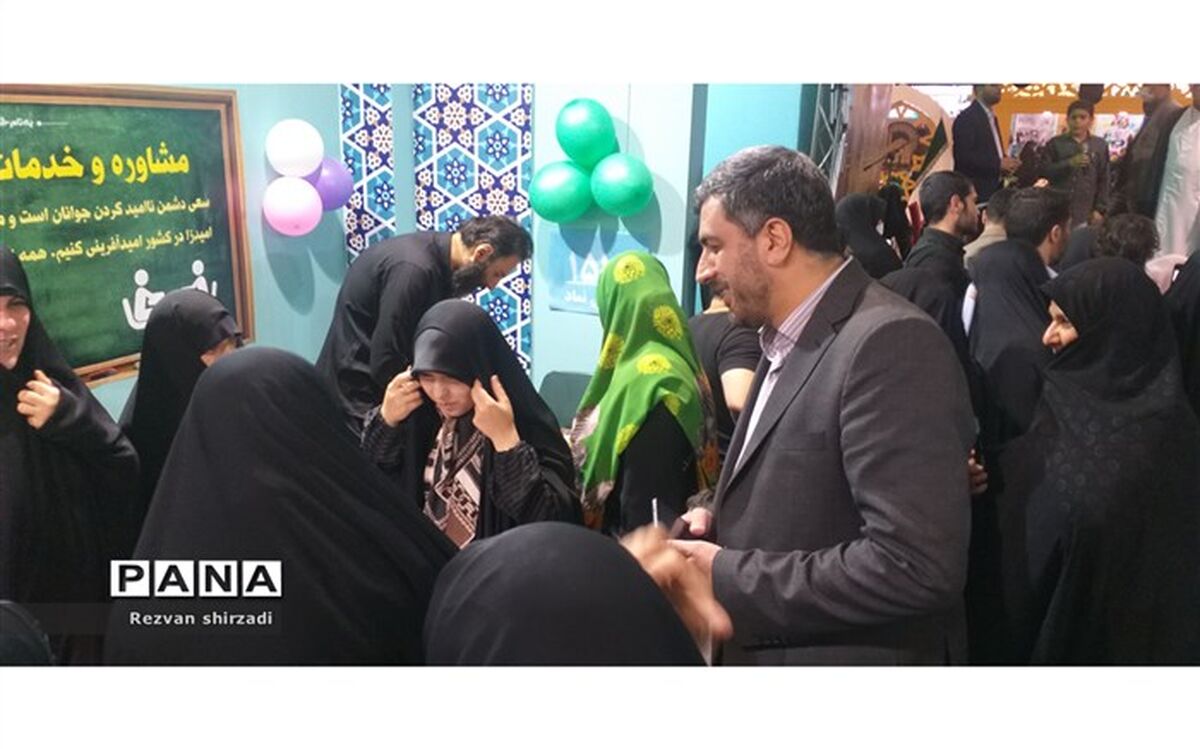 انس با قرآن کریم به هر طریق اولویت دارد