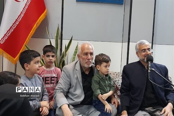 حضور دهه هشتادی و نودی‌ها به همراه خانواده در غرفه‌های سی‌امین نمایشگاه بین‌المللی قرآن کریم