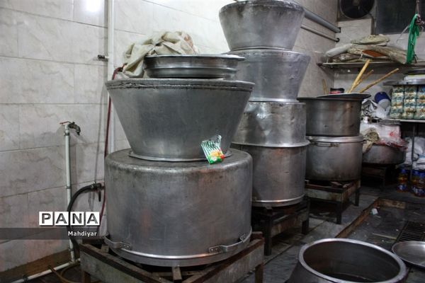 تهیه سحری برای دومین شب قدر در جواد آباد