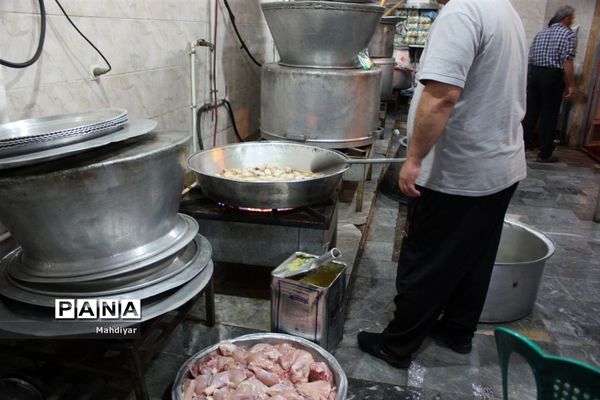 تهیه سحری برای دومین شب قدر در جواد آباد