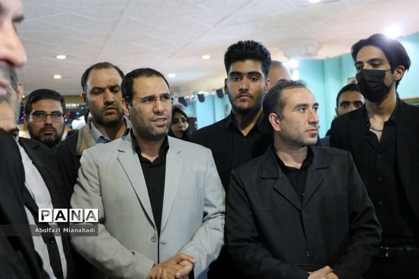 بازدید سرپرست وزارت آموزش و پرورش از غرفه مدرسه‌ای به وسعت ایران