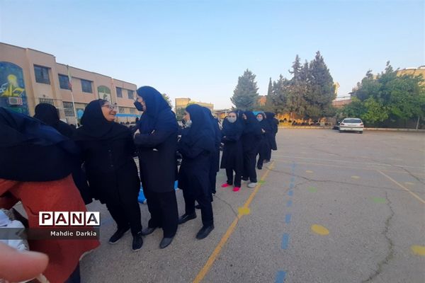 ضیافت افطاری در دبیرستان دخترانه فرزانگان ناحیه 3  شیراز