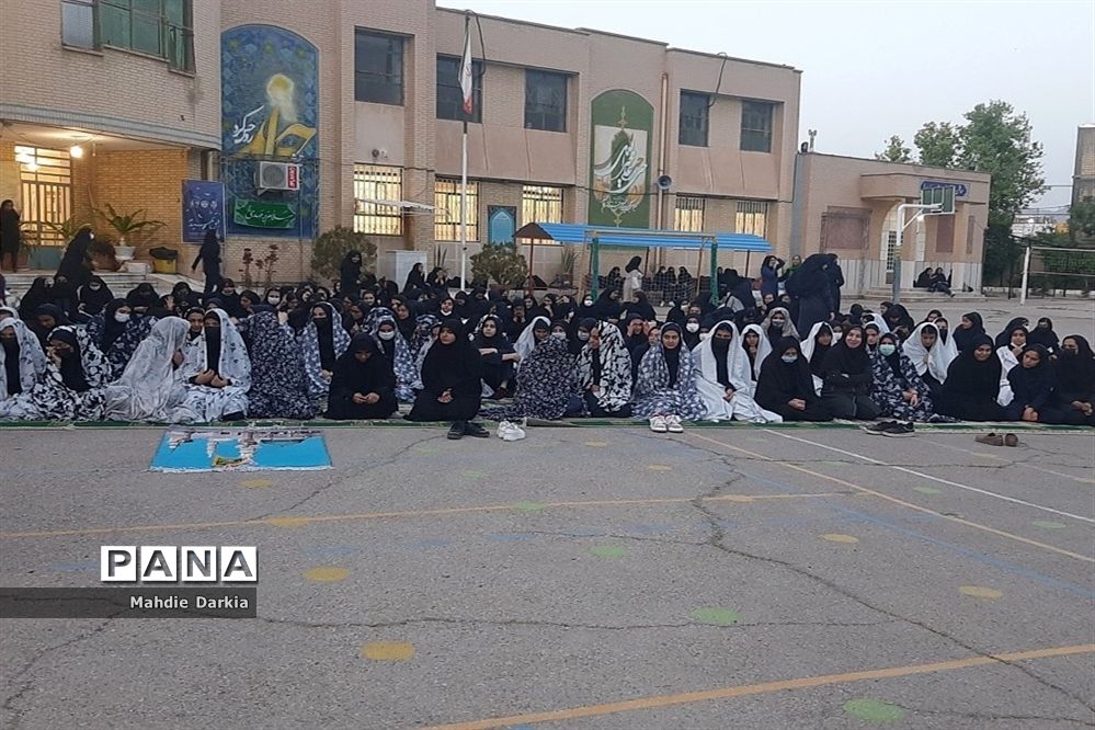 ضیافت افطاری در دبیرستان دخترانه فرزانگان ناحیه 3  شیراز