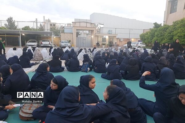 ضیافت افطاری در دبیرستان دخترانه فرزانگان ناحیه 3  شیراز