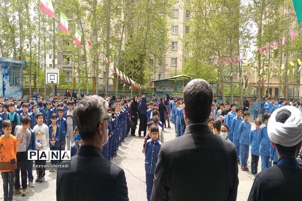برگزاری مراسم صبحگاه مشترک دانش‌آموزی منطقه 4 در حمایت از کودکان فلسطین
