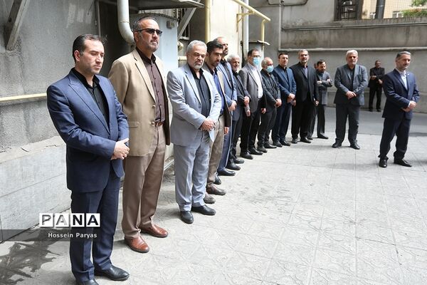 تشییع پیکر شهید گمنام در ساختمان علاقه‌مندان وزارت آموزش و پرورش